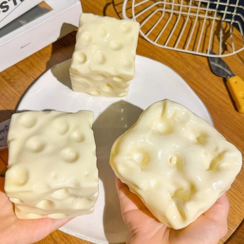 Party Games Crazy - Taba Squishy Cheese Cube Stressbal Vormbaar